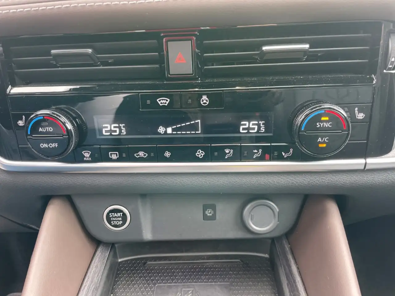 Nissan Qashqai MY22 1.3 DIG-T MHEV Tekna Xtronic 4x2 HUD Navi Mem — Galerie du véhicule 11