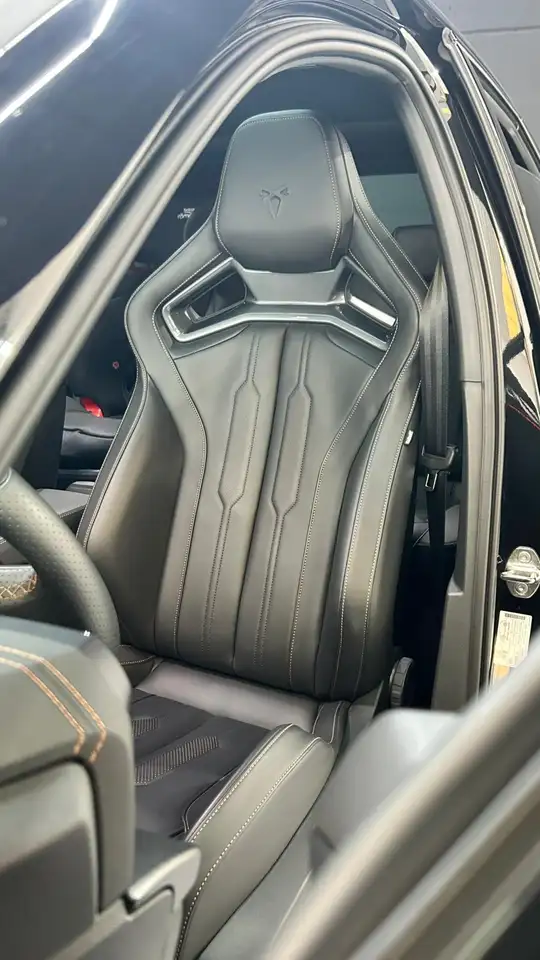 CUPRA Leon León Sportstourer 2.0 TSI VZ CUP DSG 228KW — معرض صور السيارة 7