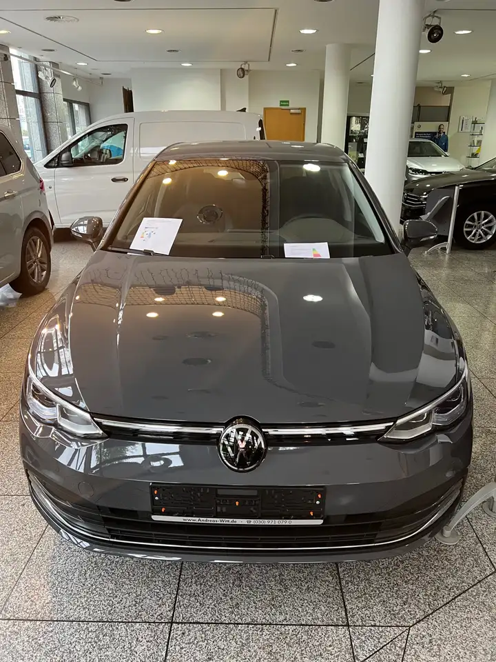 Volkswagen Golf Style eTSI — معرض صور السيارة 2