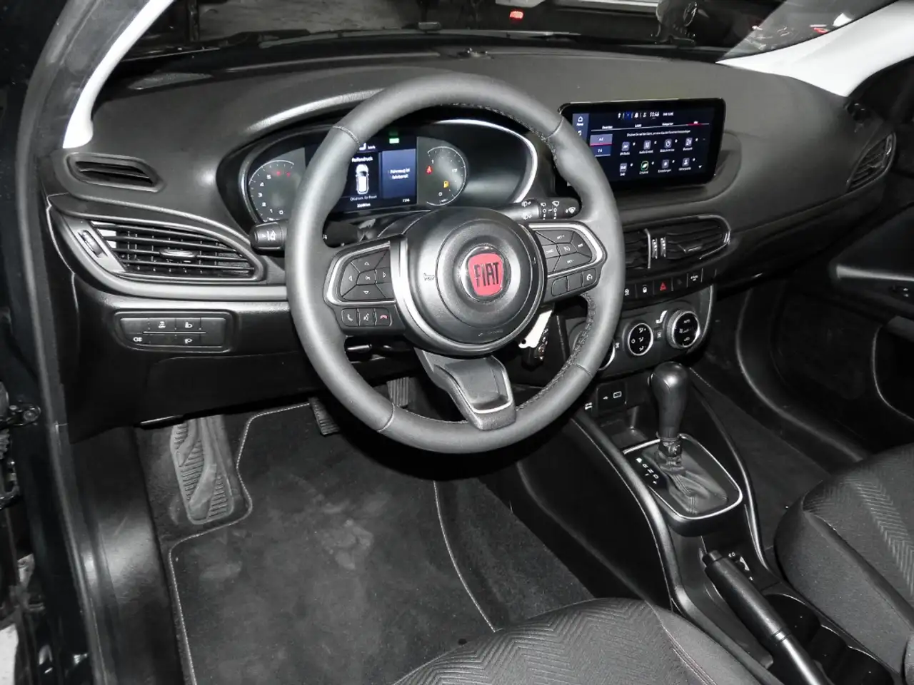 Fiat Tipo Garmin 1.5 GSE Mild-Hybrid LED ACC Klimaautom DAB — Galería del vehículo 5