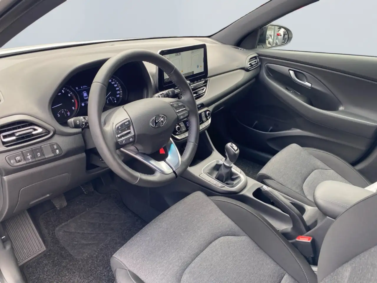Hyundai i30 1.5 T-GDI M-H Advantage *LED*GJR*SHZ*CAM*PDC* — Galería del vehículo 9