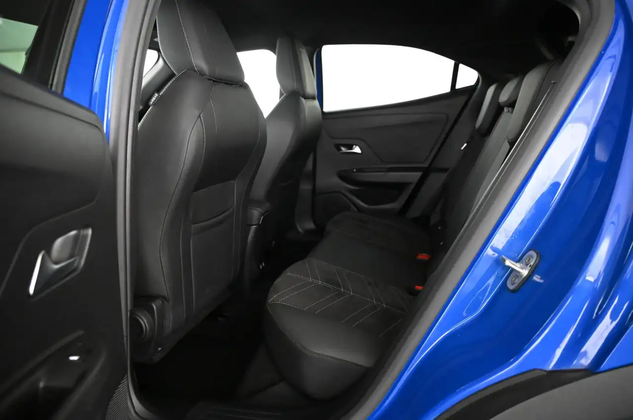 Opel Mokka 1.2 130 EAT8 Ultimate LED/ACC/Black-Pack/18 — Galerie du véhicule 24