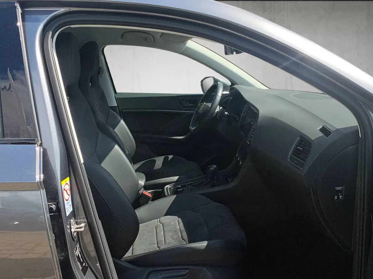 CUPRA Ateca 1.5 TSI DSG 5J Gar elHK ACC TRAVEL ALCANT — معرض صور السيارة 9