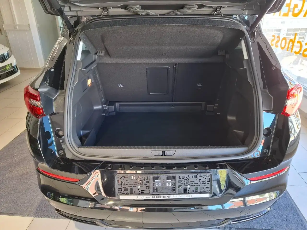 Opel Grandland 1.2 Turbo GS Line LED+Navi+SHZ+360+LM — معرض صور السيارة 9
