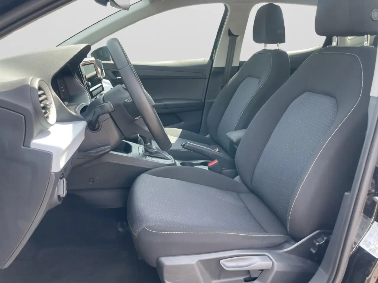 SEAT Ibiza TSI DSG Style Edition Full Link SHZ PDC — Galería del vehículo 11