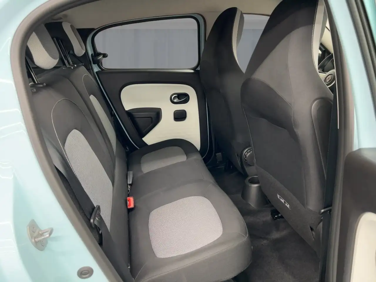 Renault Twingo EQUILIBRE SCe 65 SITZHEIZUNG — Vehicle gallery 9