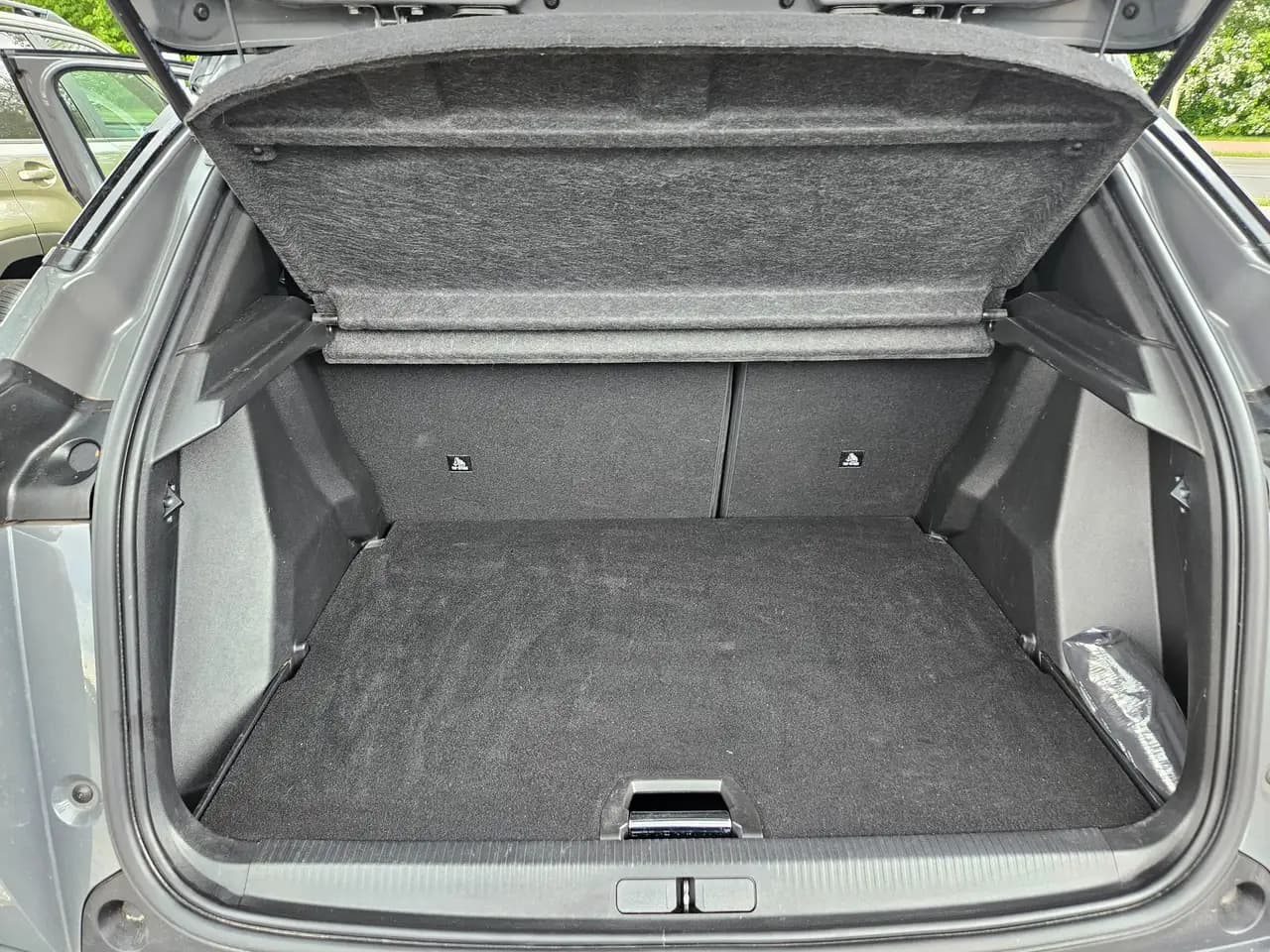 Peugeot 2008 GT, Kamera, Ledersitze Sitzheizung — معرض صور السيارة 10