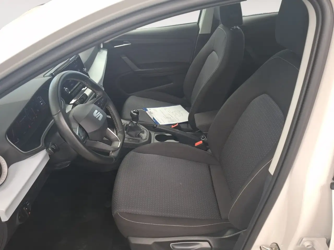 SEAT Ibiza Style 1.0 TSI PDC CarPlay SHZ Tempomat LM — Galerie du véhicule 6