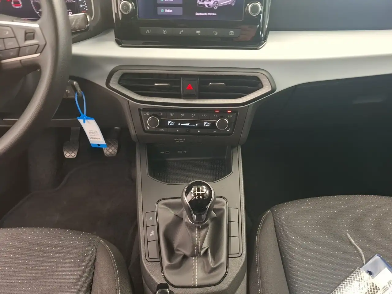 SEAT Ibiza Style 1.0 TSI PDC CarPlay SHZ Tempomat LM — Galerie du véhicule 9