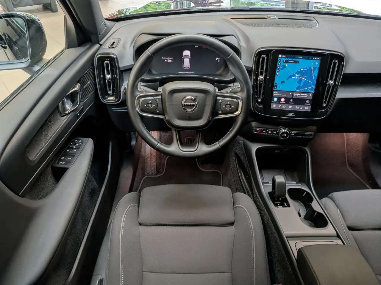 Volvo EX40 Extended Range Plus Black AHK 360° SoH100% — Vehicle gallery 20