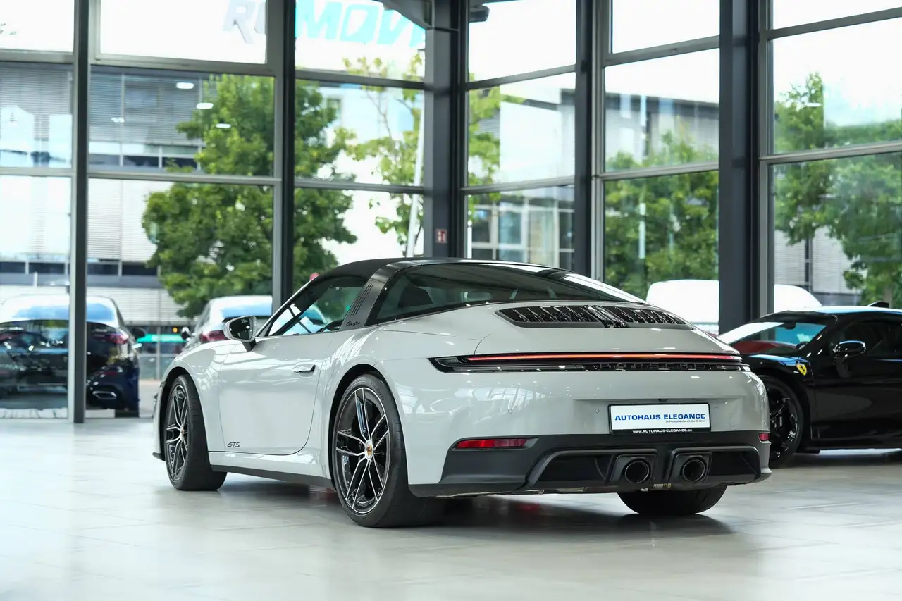 Porsche 992 Targa 4 GTS*SPORT-CHRONO*MATRIX*LIFT*BOSE*21* — معرض صور السيارة 32
