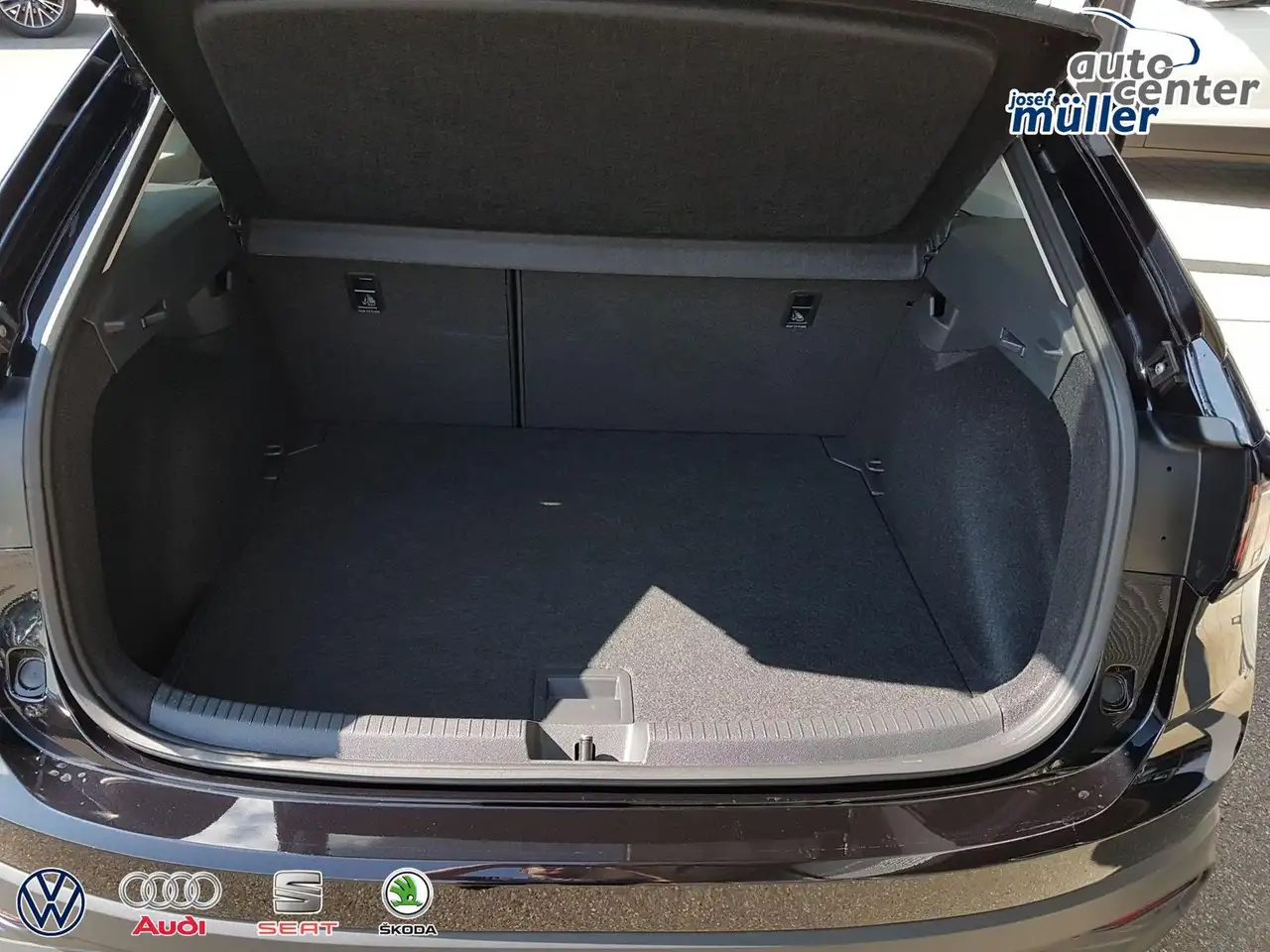 Volkswagen Taigo ACC" LED" Sitzh." PDC v. und h." Kamera... — Vehicle gallery 7