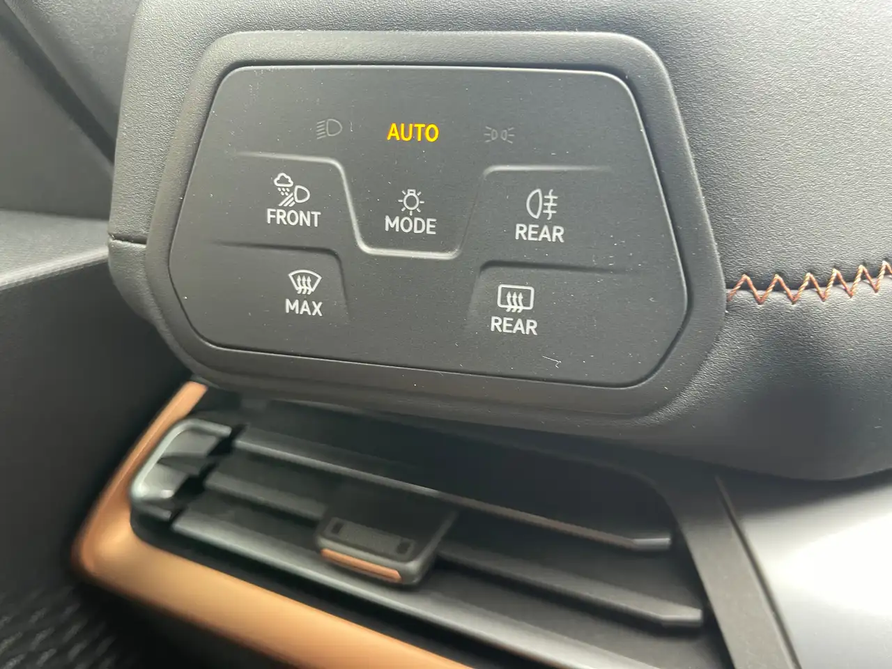 CUPRA Born 150 kW LED SHZ APP PDC — معرض صور السيارة 21