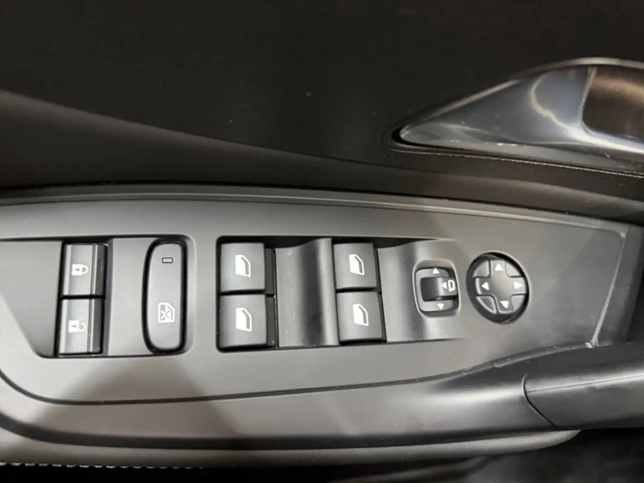 Peugeot 308 Allure NAV LED AHK DIG-DISPLAY KAMERA ACC SITZ.HZG — Galerie du véhicule 20