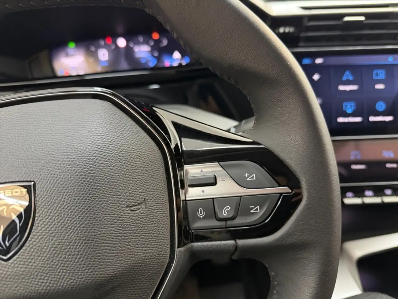 Peugeot 308 Allure NAV LED AHK DIG-DISPLAY KAMERA ACC SITZ.HZG — Galerie du véhicule 18