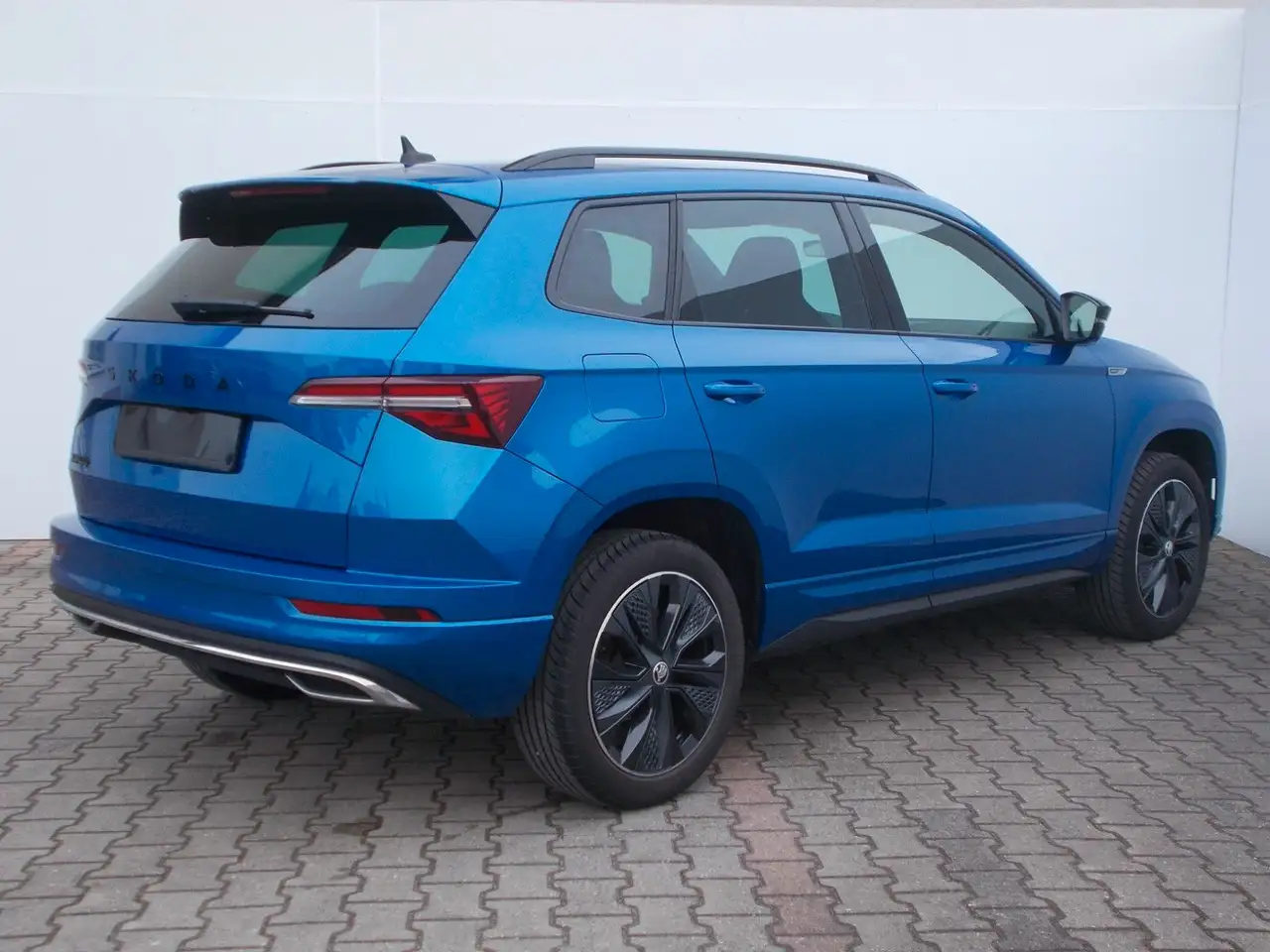 Skoda Karoq 1.5 TSI Sportline *DSG * AHK * Kamera uvm — معرض صور السيارة 5