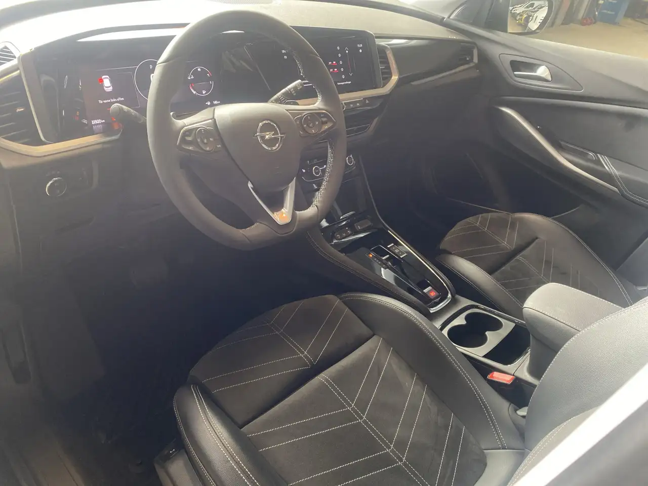 Opel Grandland 1.2 GS Line Alcantara+LED+Navi+SHZ+360 — معرض صور السيارة 6