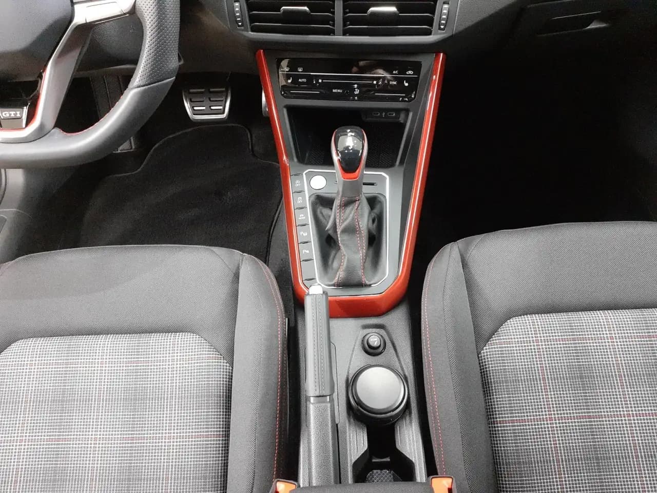 Volkswagen Polo 2.0TSI GTI *Navi*IQ-Light*Sitzheiz*ACC* — Vehicle gallery 11