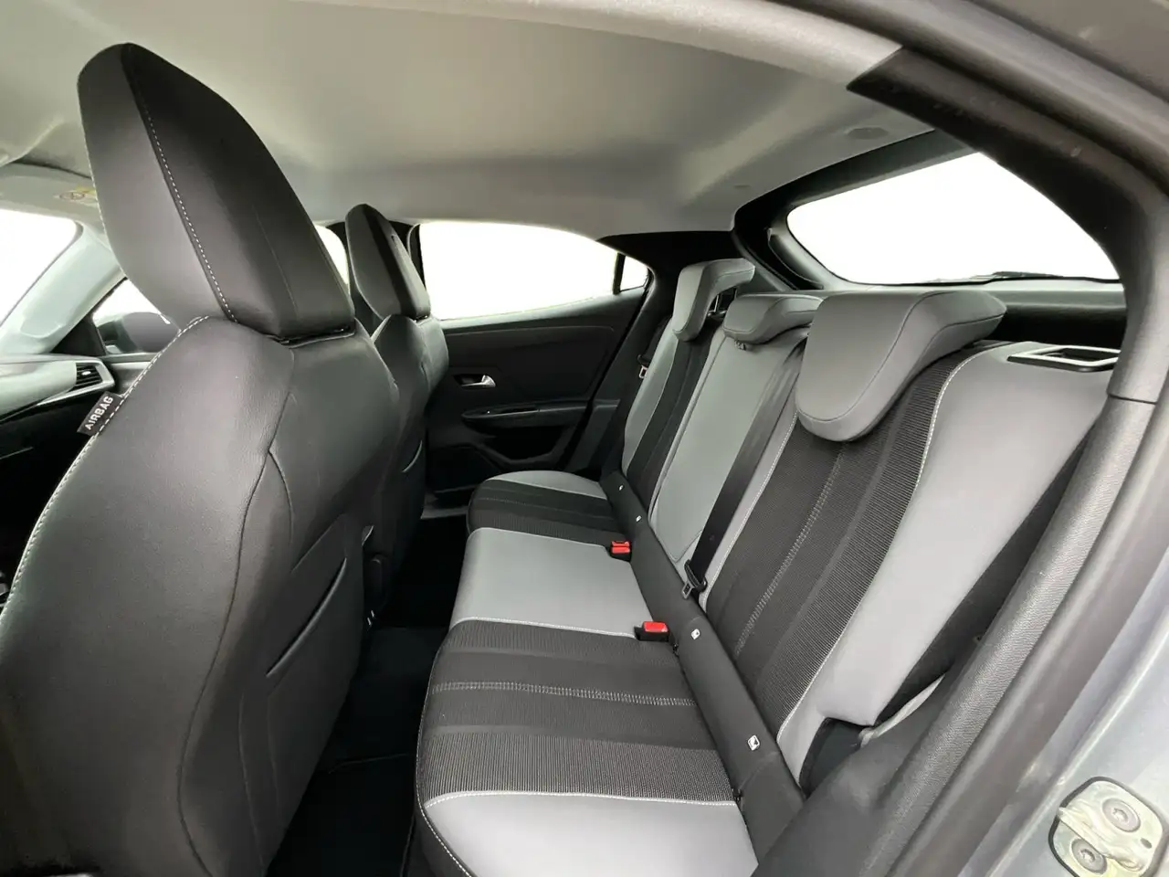 Opel Mokka 1.2 Turbo Elegance Kam. LED Radio — Vehicle gallery 15