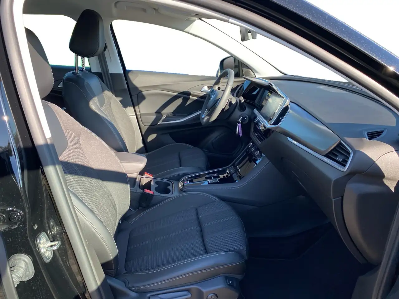 Opel Grandland Enjoy Automatik, Kam*, Sitzheizung — Galerie du véhicule 17