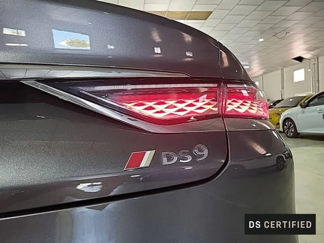 DS Automobiles DS 9 E-Tense Performance Line + Aut. 250 — Vehicle gallery 25