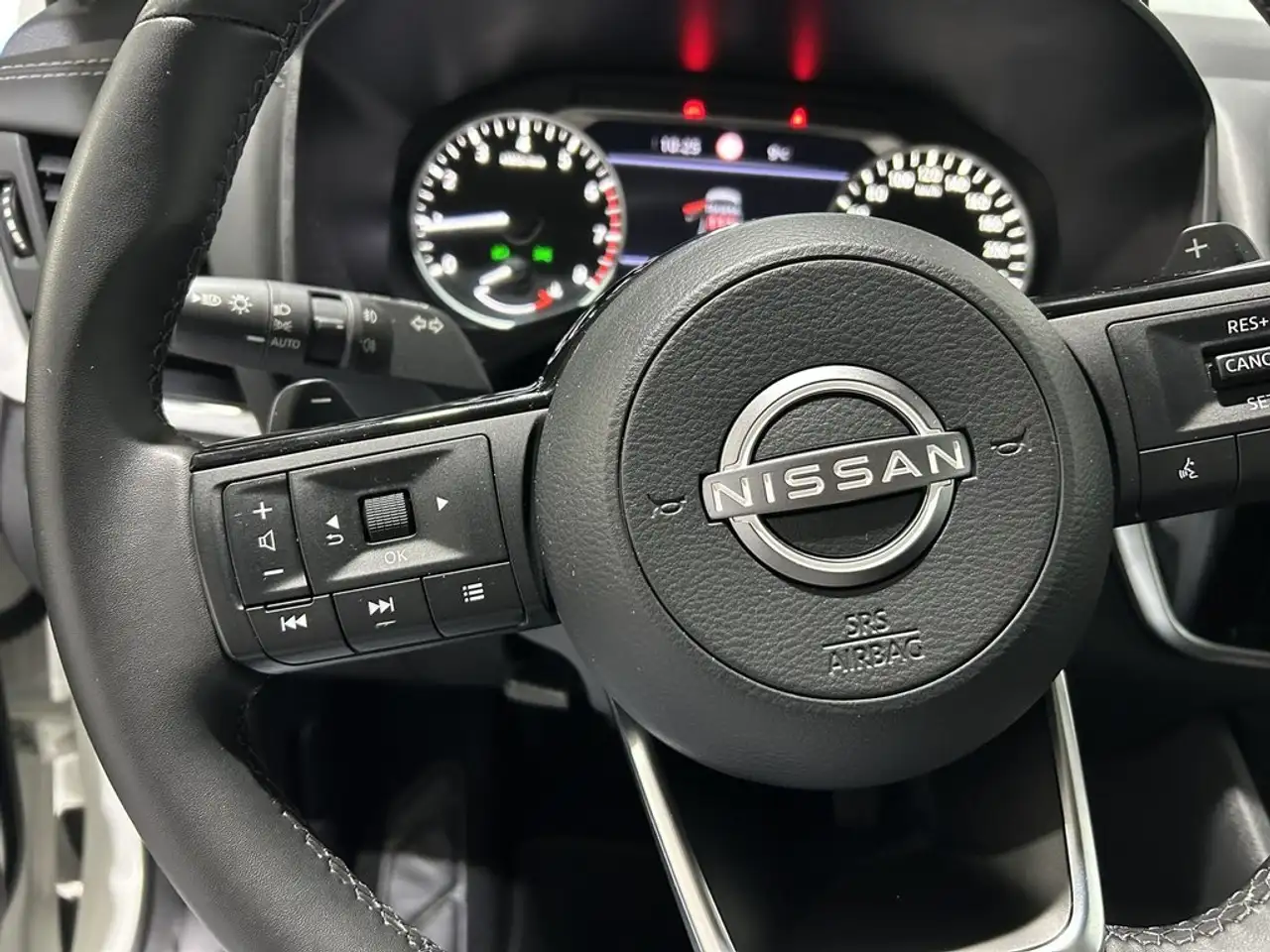 Nissan Qashqai 1.3 DIG-T mHEV 12V Acenta 4x2 Aut. 116kW — معرض صور السيارة 18