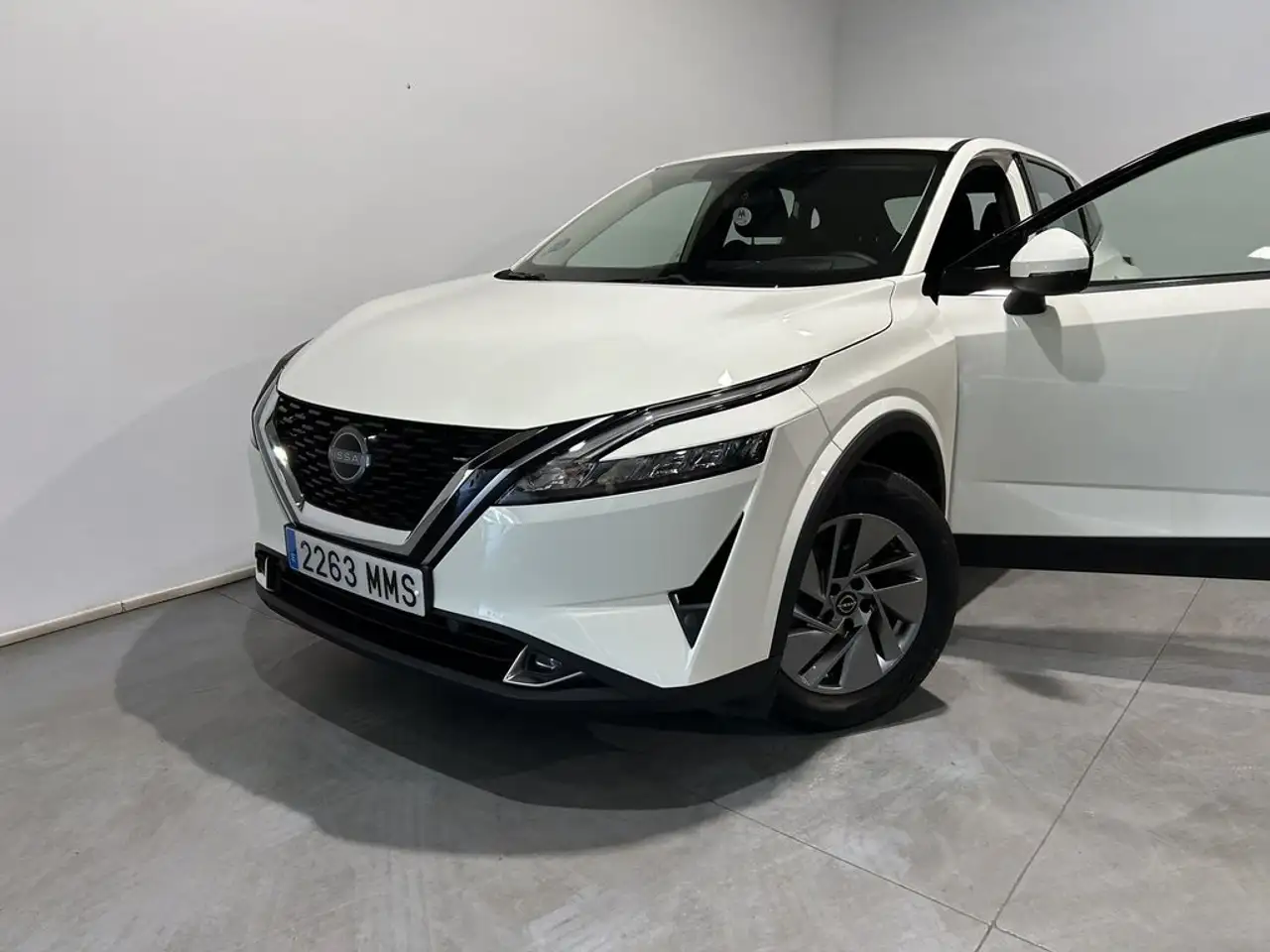 Nissan Qashqai 1.3 DIG-T mHEV 12V Acenta 4x2 Aut. 116kW — معرض صور السيارة 3