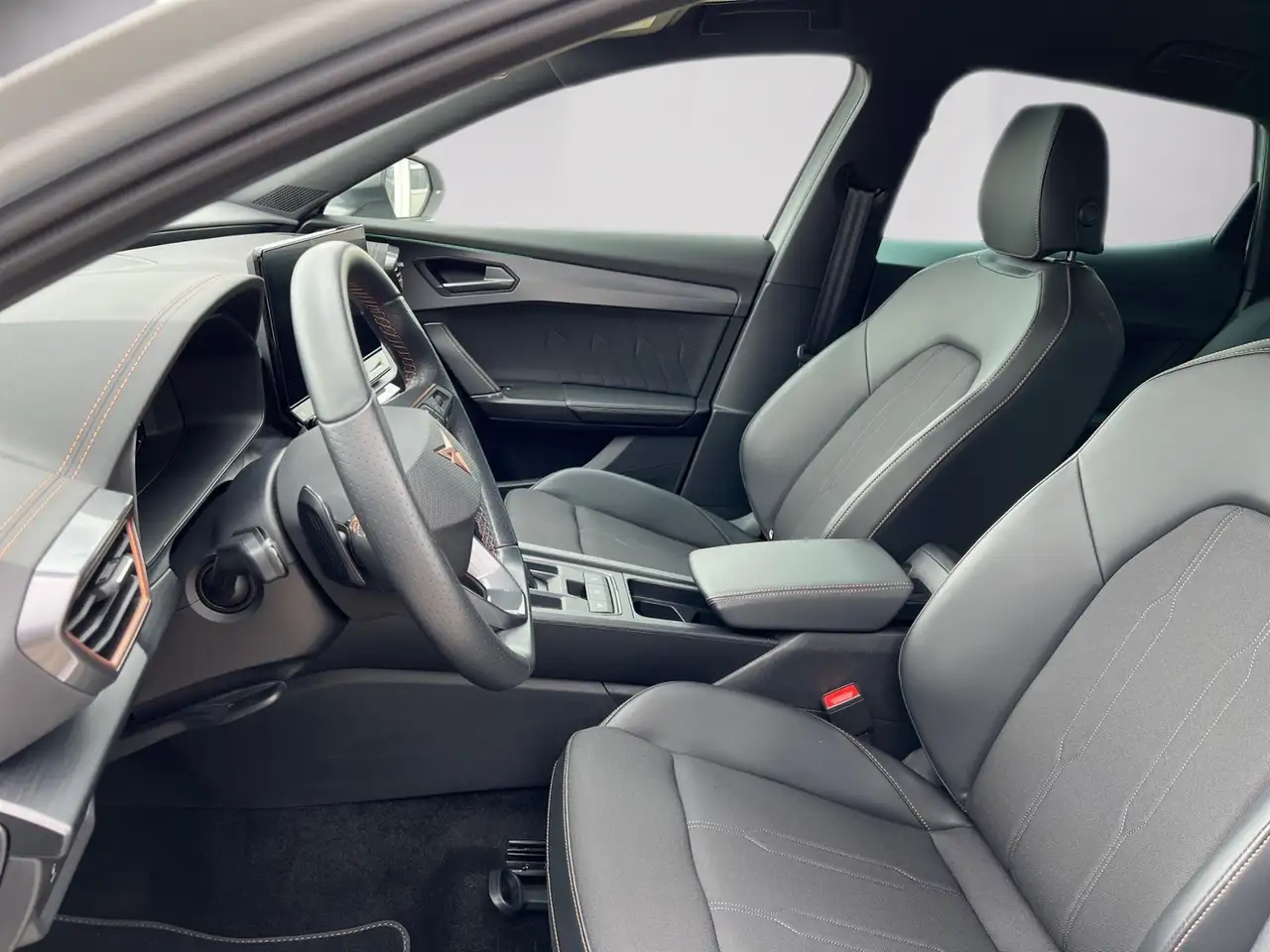 CUPRA Formentor 1.5 TSI DSG LED Kamera — Galería del vehículo 10