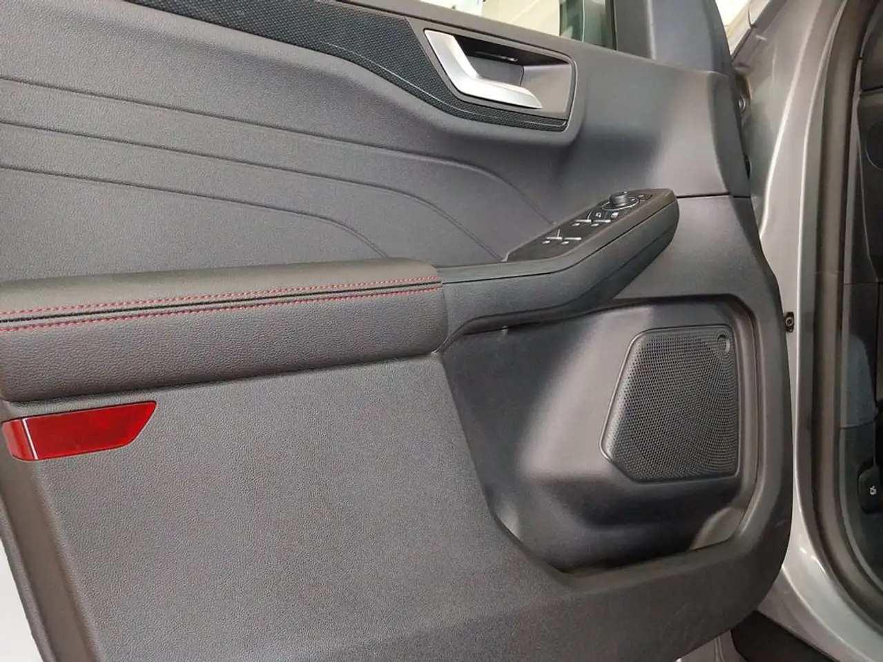 Ford Kuga 1.5 EcoBoost ST-LINE X — Vehicle gallery 17