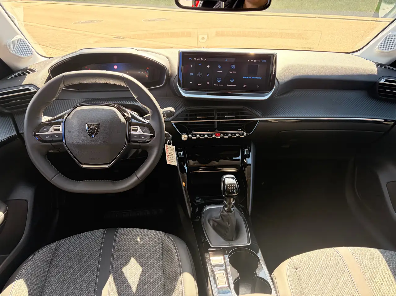 Peugeot 208 Allure — Galería del vehículo 4