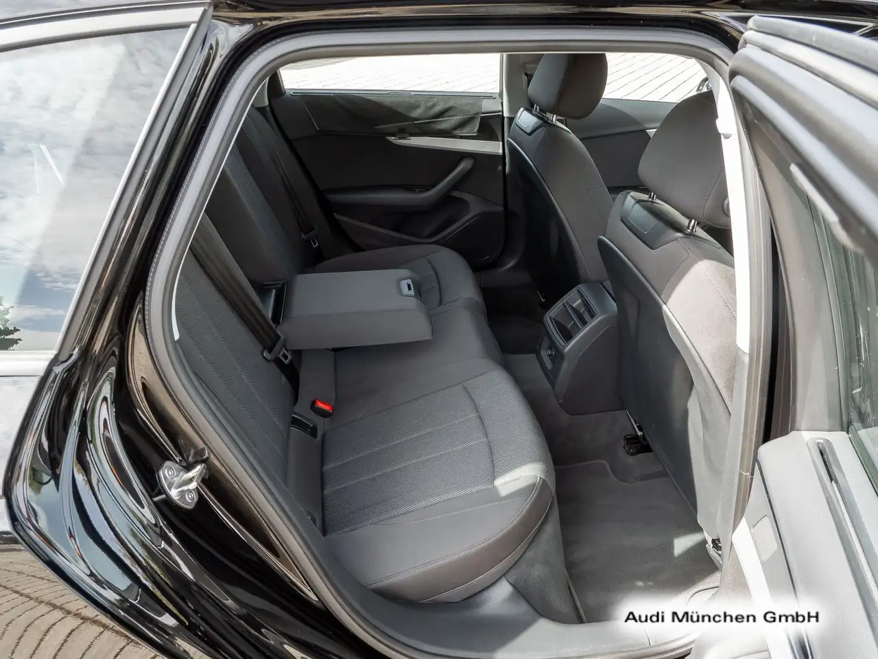 Audi A4 40 TFSI S tronic advanced Navi+ — معرض صور السيارة 15