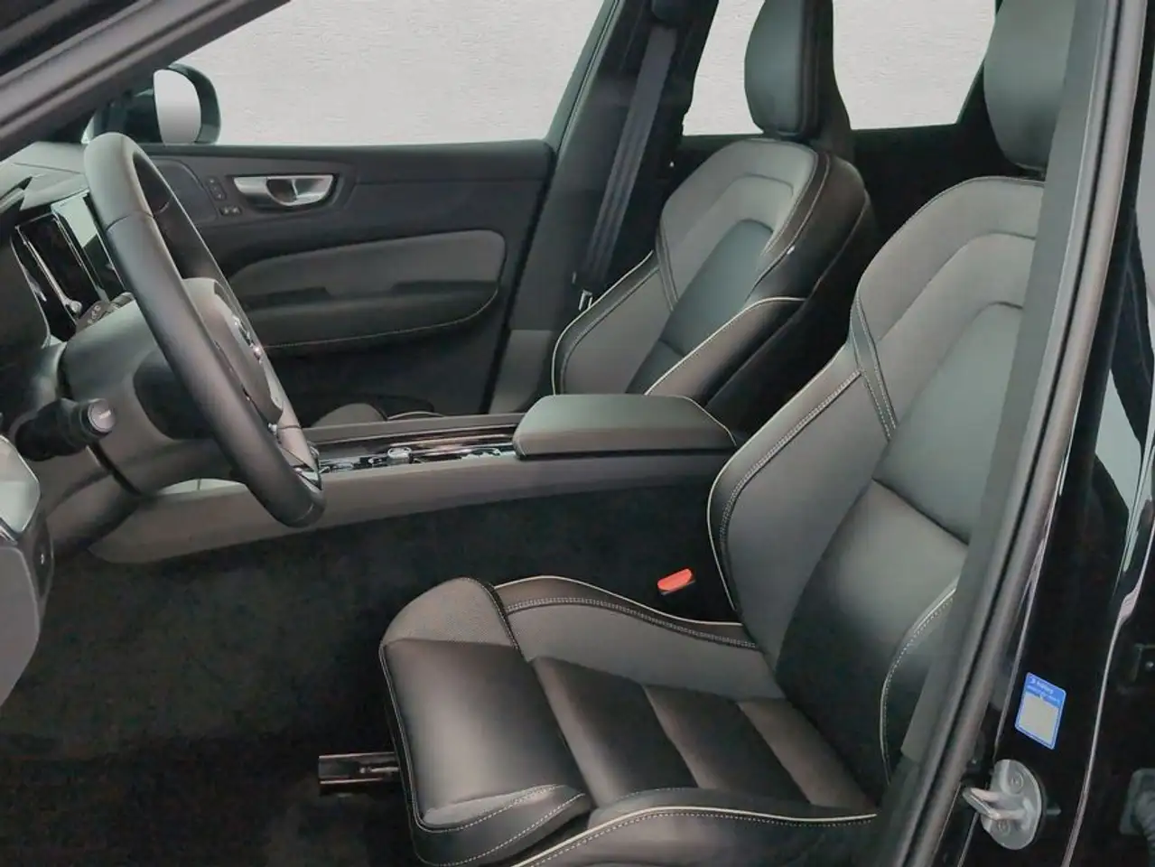 Volvo XC60 XC60 B4 B Plus Dark TEILLEDER+NAVI+LED+AHK — معرض صور السيارة 10