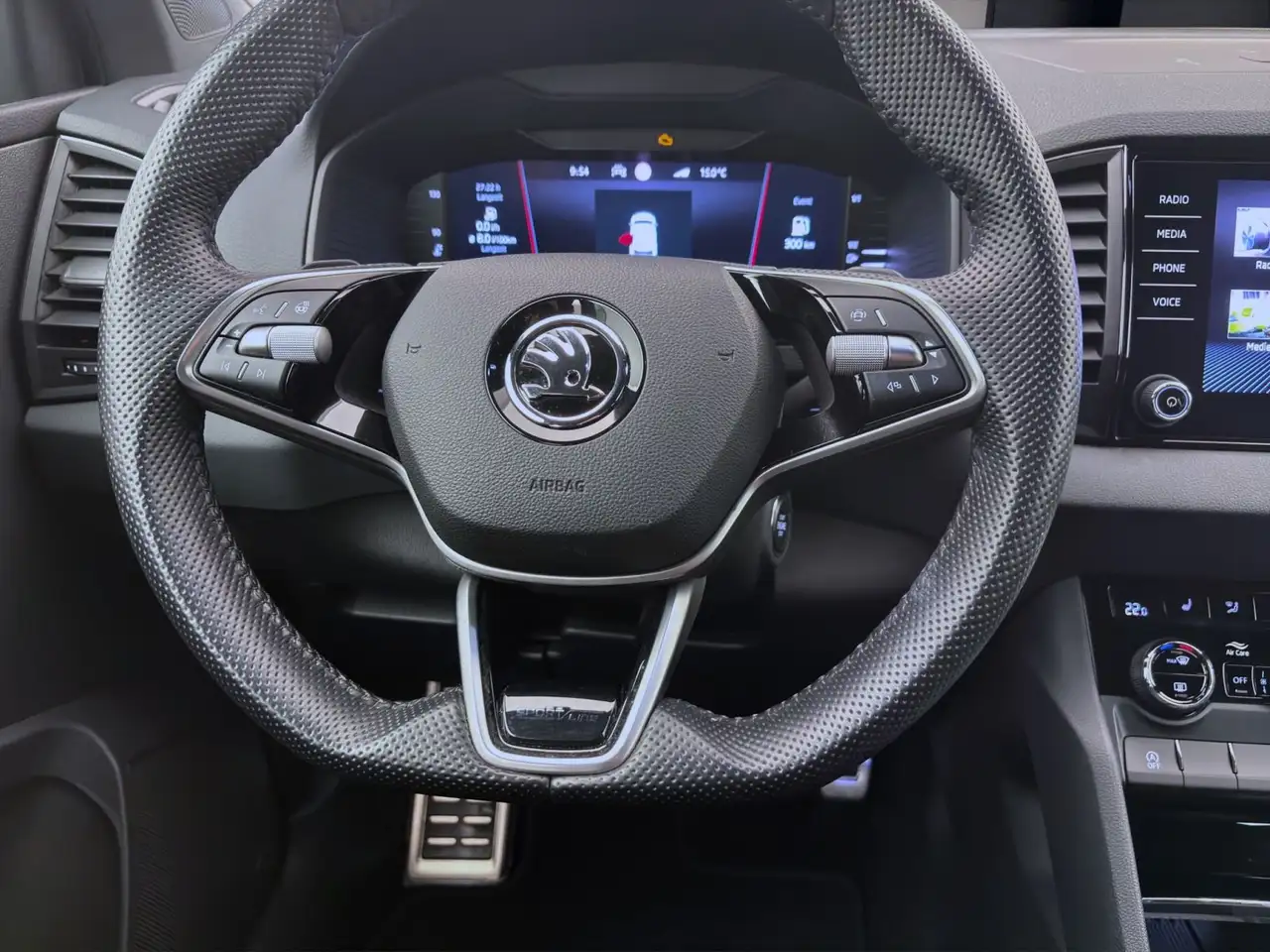 Skoda Karoq 2.0 TSI DSG 4x4 SPORTLINE MATRIX PDC SITZH — Galerie du véhicule 13