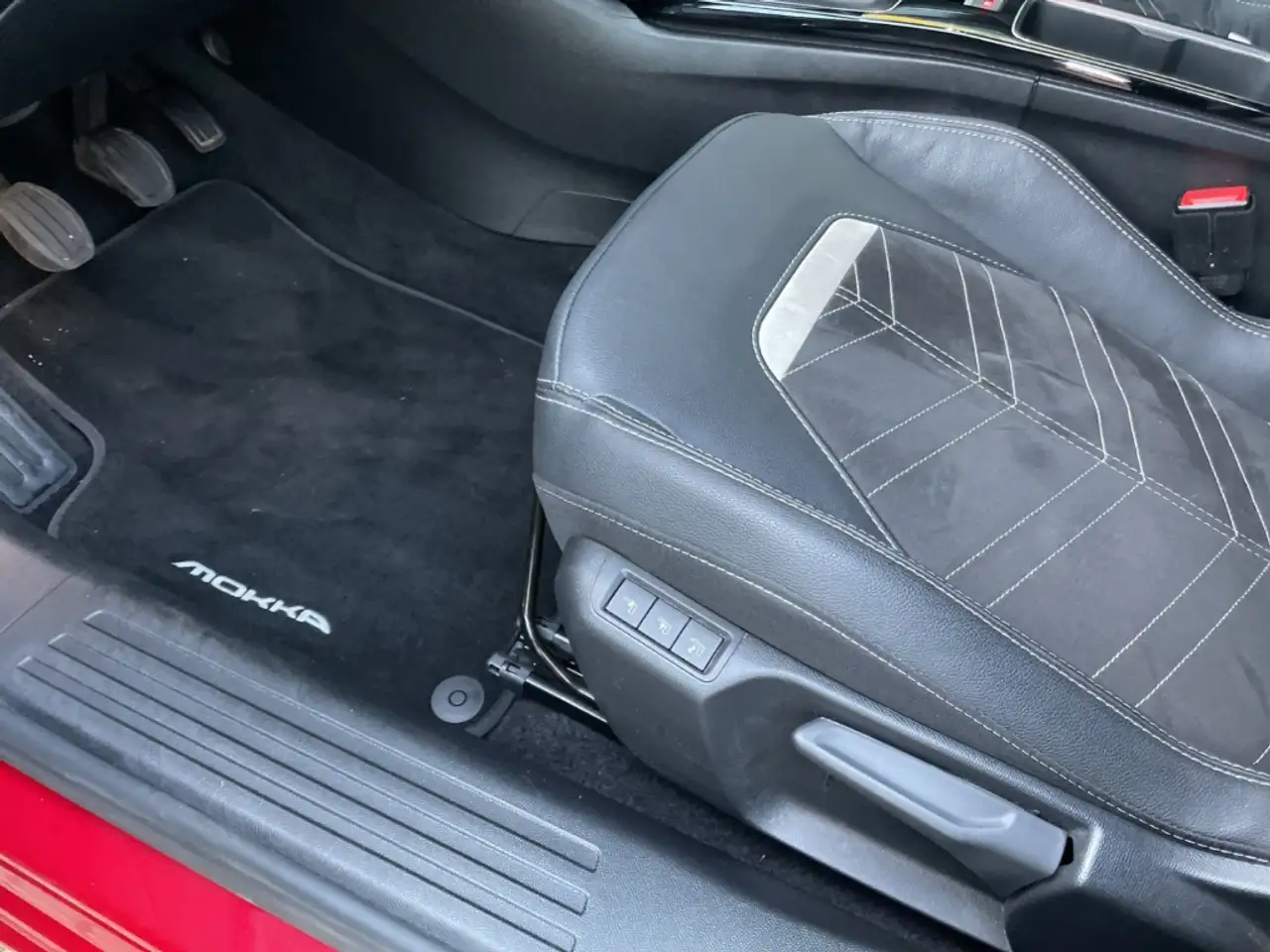 Opel Mokka ULTIMATE, 1.2 Direct I Turbo Leder Digitales Cockp — Galería del vehículo 18