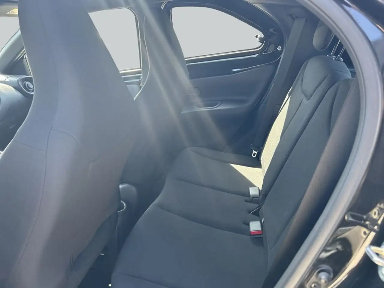 Toyota Aygo X X Business Edition — Galerie du véhicule 11