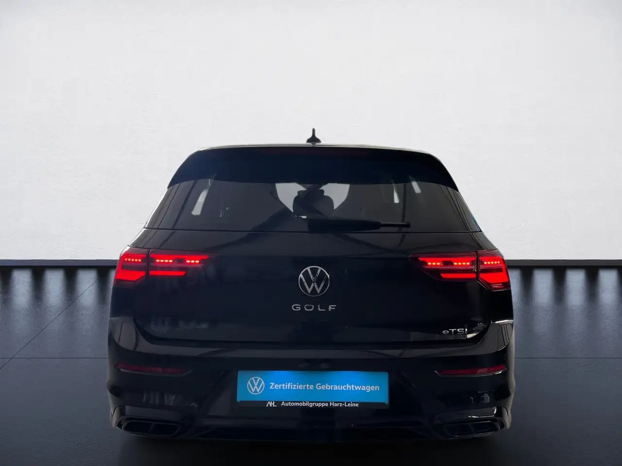 Volkswagen Golf VIII R-LINE eTSI DSG+ALU 18+REAR VIEW+APP CONNECT+ — Galería del vehículo 5