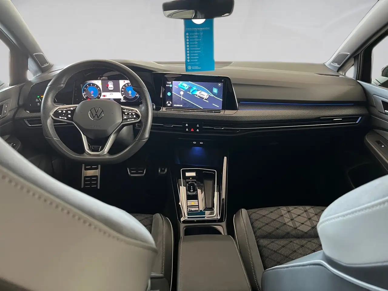 Volkswagen Golf VIII R-LINE eTSI DSG+ALU 18+REAR VIEW+APP CONNECT+ — Galería del vehículo 18