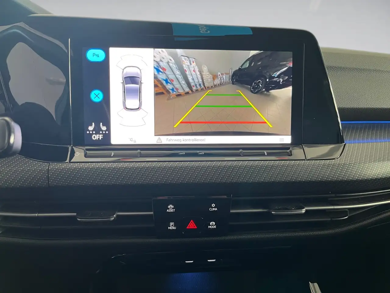 Volkswagen Golf VIII R-LINE eTSI DSG+ALU 18+REAR VIEW+APP CONNECT+ — Galería del vehículo 16