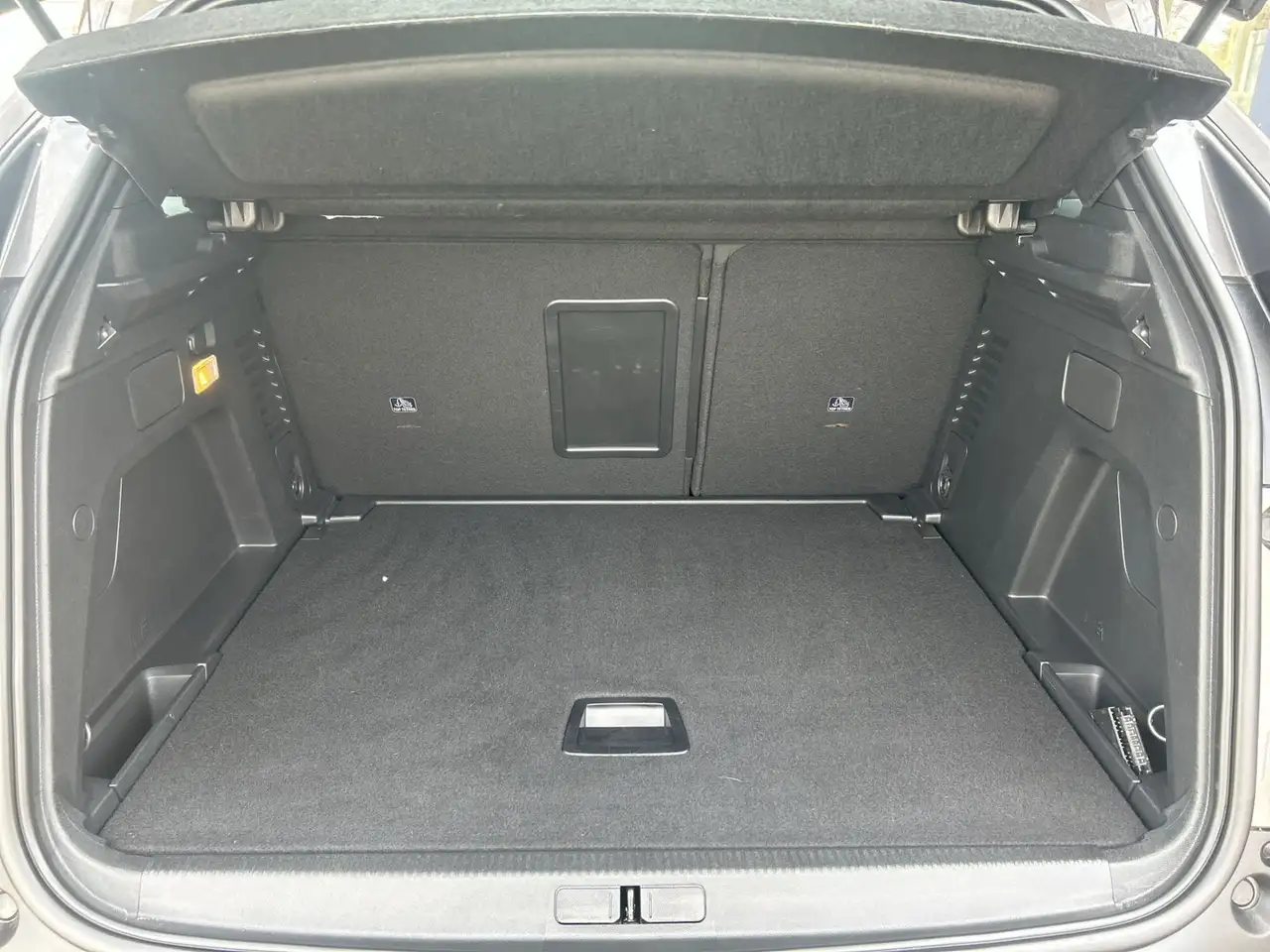 Peugeot 3008 3008 Hybrid 136 e-DSC6 Active Pack — معرض صور السيارة 15