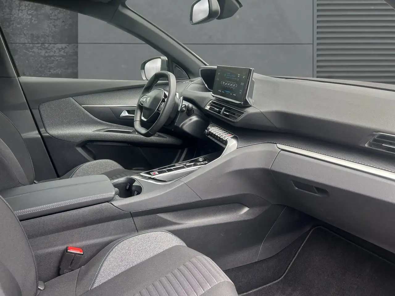 Peugeot 3008 3008 Hybrid 136 e-DSC6 Active Pack — معرض صور السيارة 8
