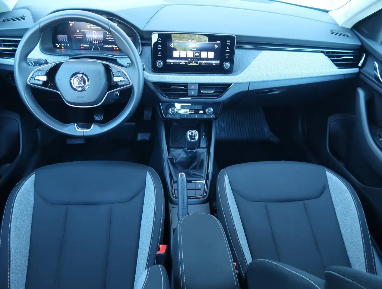 Skoda Kamiq 5J Garantie SHZ PDC Klima 18 Zoll — Galería del vehículo 11