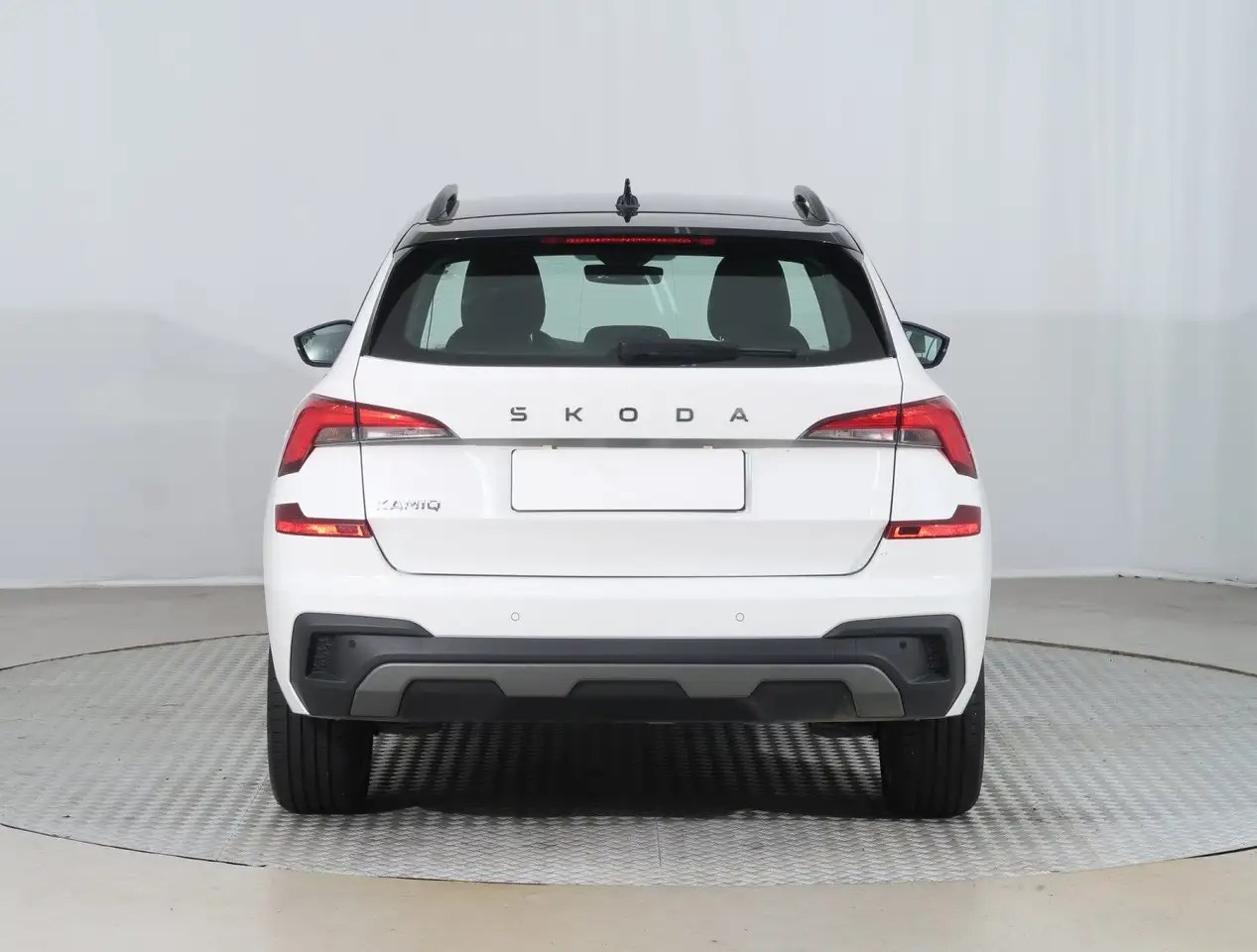 Skoda Kamiq 5J Garantie SHZ PDC Klima 18 Zoll — Galería del vehículo 6