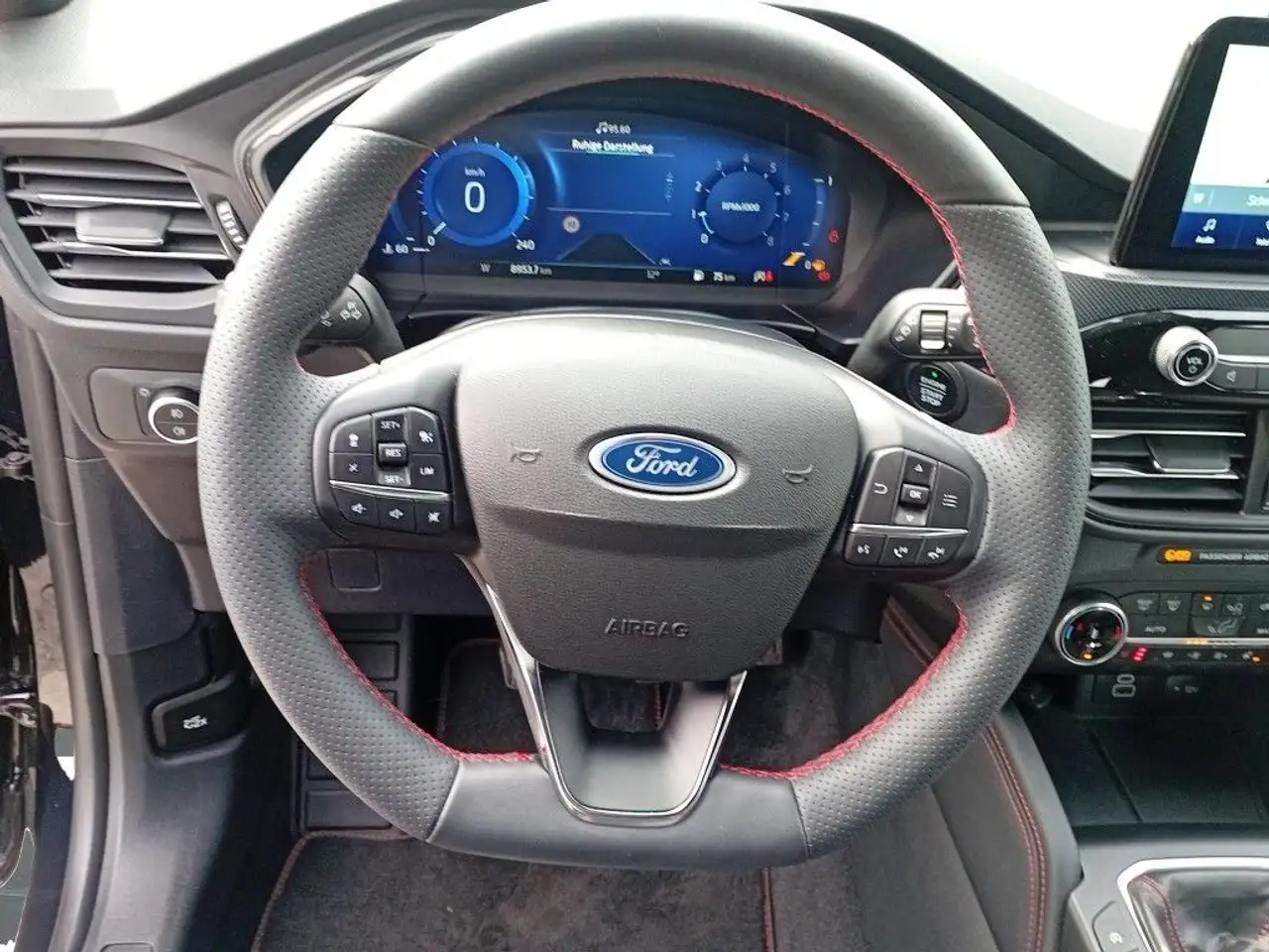 Ford Kuga 1.5 EcoBoost ST-LINE — Galería del vehículo 10