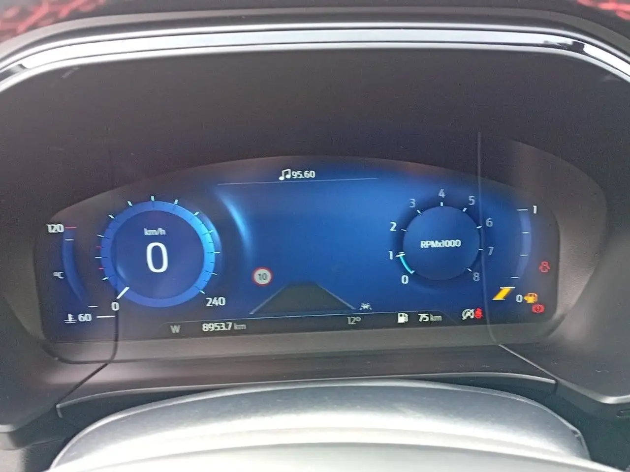 Ford Kuga 1.5 EcoBoost ST-LINE — Galería del vehículo 11
