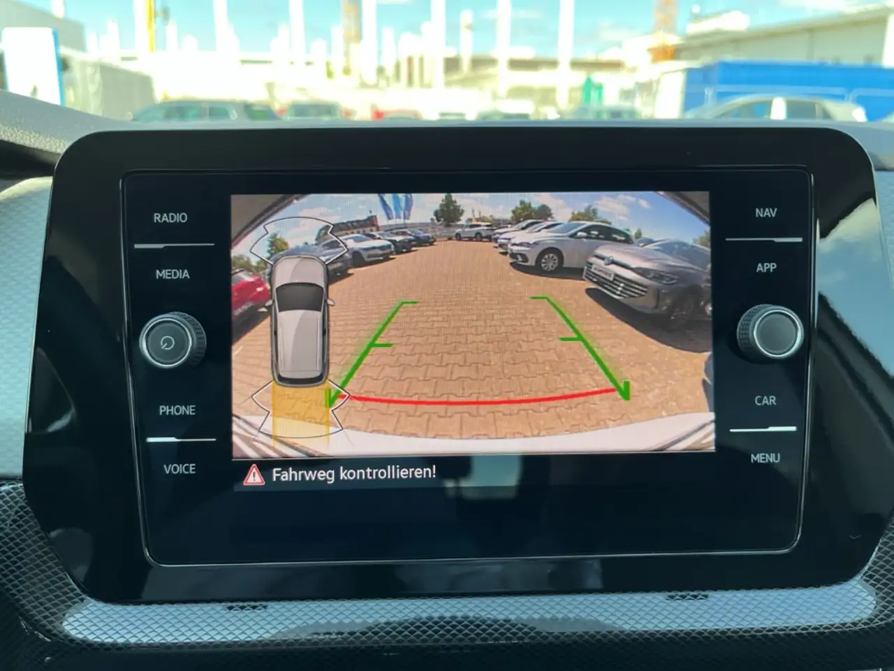 Volkswagen T-Cross 1.5 TSI DSG Life Navi Digitales Cockpit LED ACC Ap — Vehicle gallery 14