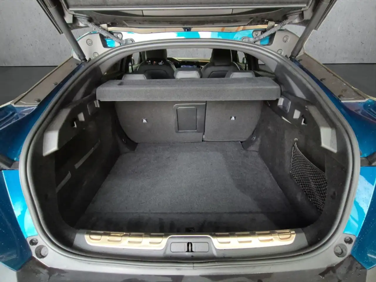 Peugeot 408 GT PT 130 EAT8 AHK Navi ACC Memory Sitze Soundsyst — Vehicle gallery 7