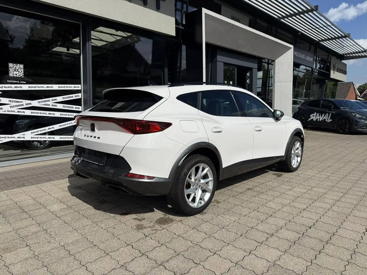 CUPRA Formentor 1.5 TSI DSG - Allwetterreifen - Panorama-Dach — معرض صور السيارة 4