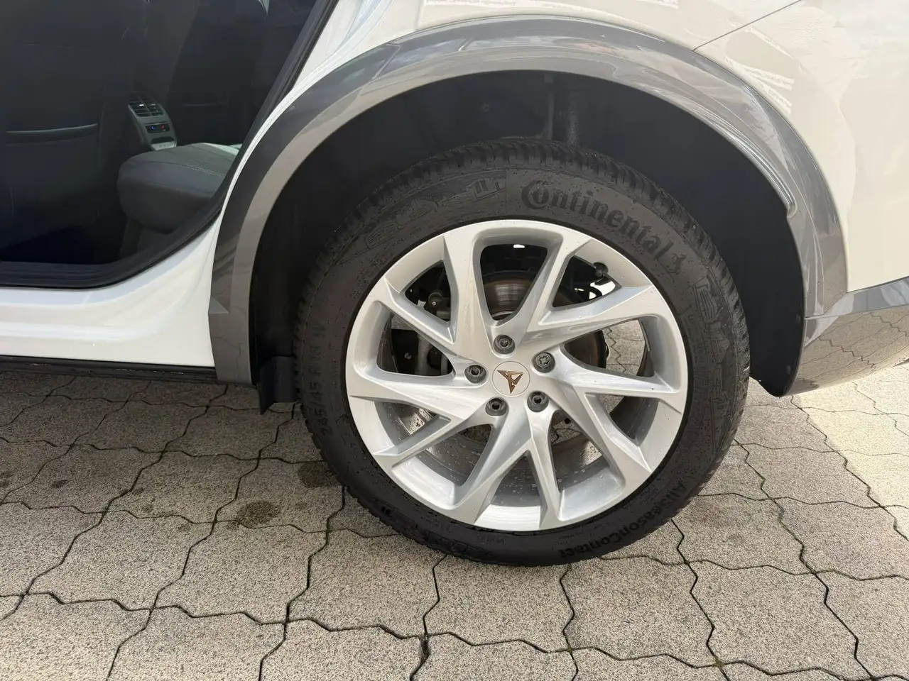 CUPRA Formentor 1.5 TSI DSG - Allwetterreifen - Panorama-Dach — معرض صور السيارة 15