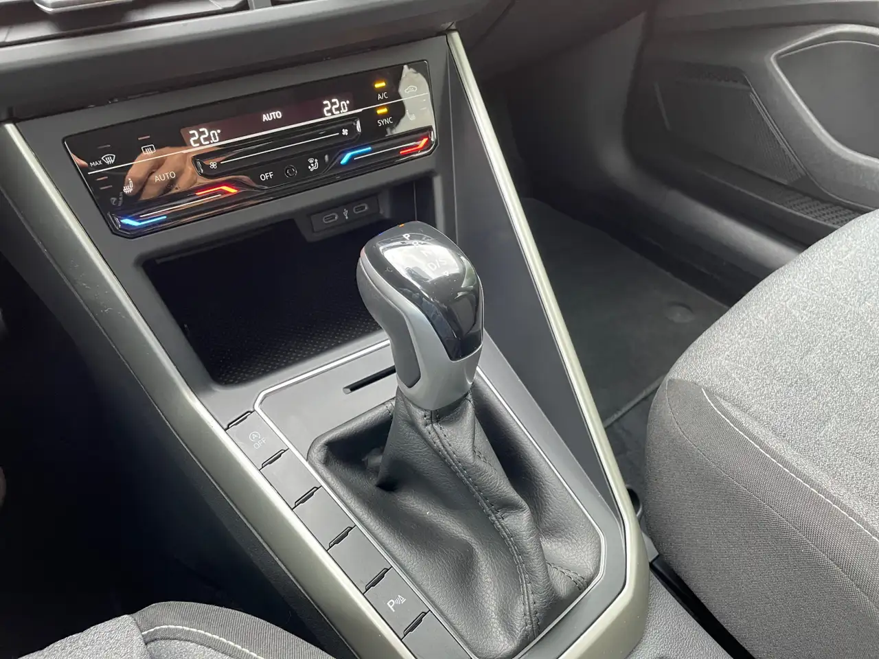 Volkswagen Taigo Move 1.5TSI DSG AHK CAM Navi LED PDC — Galerie du véhicule 9
