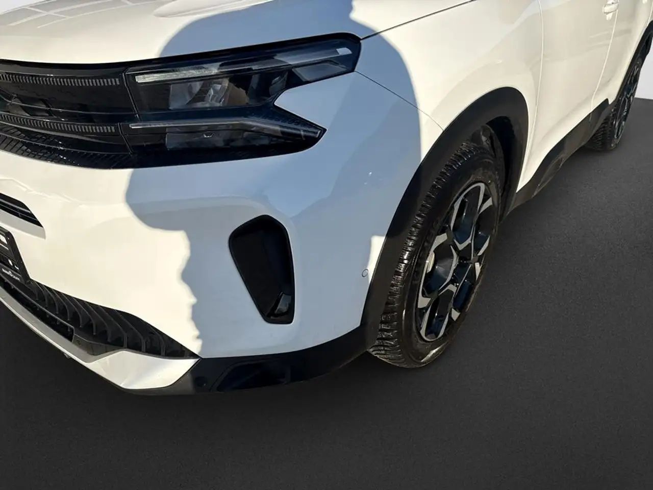 Citroen C5 Aircross 1.2 Mild-Hybrid 136 Plus — Vehicle gallery 9